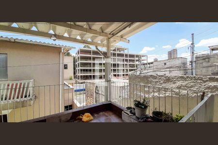 Casa à venda com 511m², 5 quartos e 3 vagas Casa à venda com 511m², 5 quartos e 3 vagasVista da Varanda da Edícula