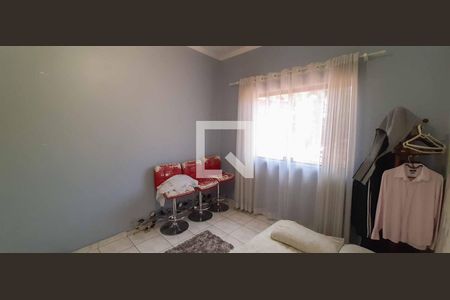 Casa à venda com 511m², 5 quartos e 3 vagas Casa à venda com 511m², 5 quartos e 3 vagasQuarto 2