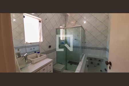 Casa à venda com 511m², 5 quartos e 3 vagas Casa à venda com 511m², 5 quartos e 3 vagasBanheiro dos Quartos