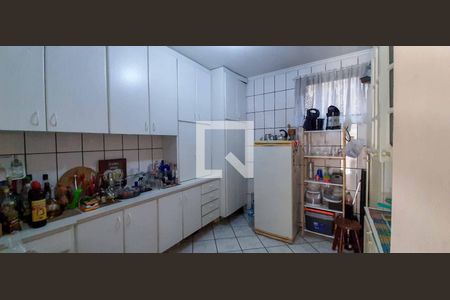 Casa à venda com 511m², 5 quartos e 3 vagas Casa à venda com 511m², 5 quartos e 3 vagasDispensa