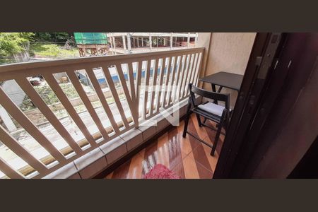 Casa à venda com 511m², 5 quartos e 3 vagas Casa à venda com 511m², 5 quartos e 3 vagasVaranda da Suíte Master