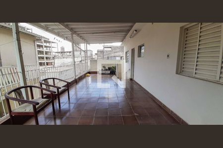 Casa à venda com 511m², 5 quartos e 3 vagas Casa à venda com 511m², 5 quartos e 3 vagasÁrea de Serviço 2