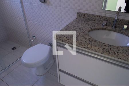 Casa para alugar com 164m², 3 quartos e 4 vagasBanheiro da Suíte 2