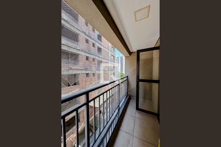 Varanda da Sala/Quarto de kitnet/studio para alugar com 1 quarto, 27m² em Vila Mariana, São Paulo