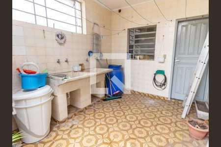 Casa à venda com 175m², 4 quartos e 3 vagas Casa à venda com 175m², 4 quartos e 3 vagasQuintal / Garagem