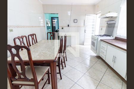 Casa à venda com 175m², 4 quartos e 3 vagas Casa à venda com 175m², 4 quartos e 3 vagasCozinha