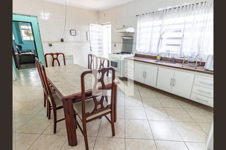 Casa à venda com 175m², 4 quartos e 3 vagas Casa à venda com 175m², 4 quartos e 3 vagasCozinha