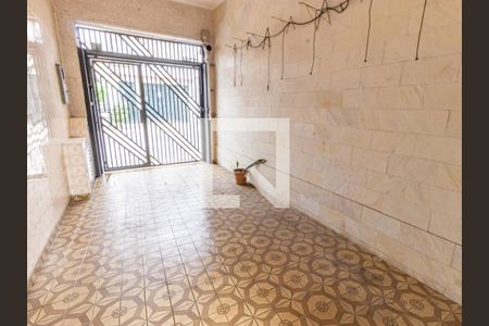 Casa à venda com 175m², 4 quartos e 3 vagas Casa à venda com 175m², 4 quartos e 3 vagasQuintal / Garagem