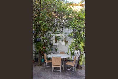 Casa à venda com 280m², 3 quartos e 2 vagas Casa à venda com 280m², 3 quartos e 2 vagasÁrea comum