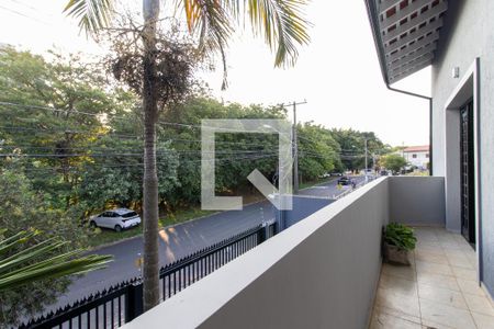 Casa à venda com 280m², 3 quartos e 2 vagas Casa à venda com 280m², 3 quartos e 2 vagasSacada