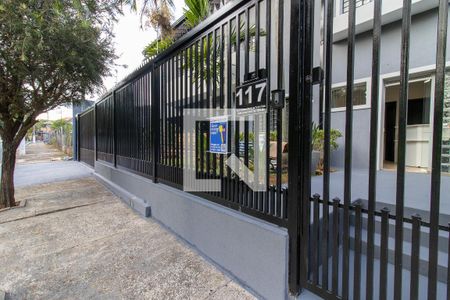 Casa à venda com 280m², 3 quartos e 2 vagas Casa à venda com 280m², 3 quartos e 2 vagasFachada