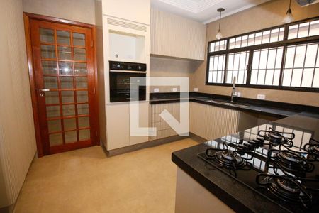 Casa para alugar com 440m², 5 quartos e 8 vagasCozinha