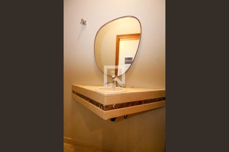 Casa para alugar com 440m², 5 quartos e 8 vagasLavabo