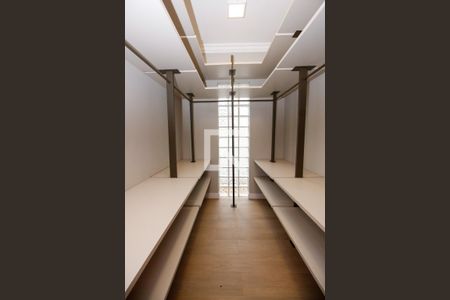 Casa para alugar com 440m², 5 quartos e 8 vagasCloset da suíte 2