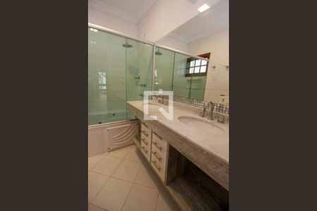 Casa para alugar com 440m², 5 quartos e 8 vagasBanheiro da Suíte 2