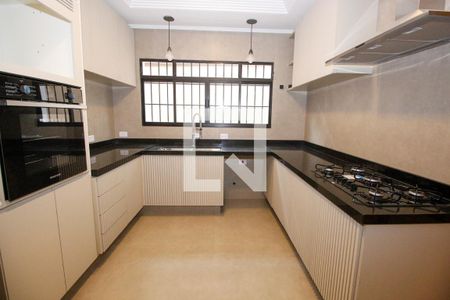 Casa para alugar com 440m², 5 quartos e 8 vagasCozinha