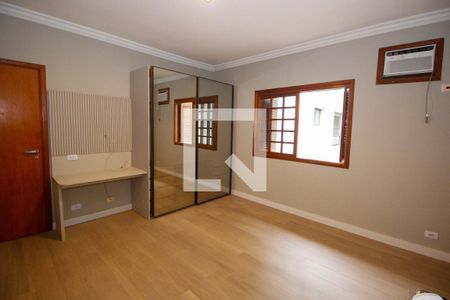 Casa para alugar com 440m², 5 quartos e 8 vagasSuíte 4