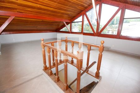 Casa para alugar com 440m², 5 quartos e 8 vagasSótão