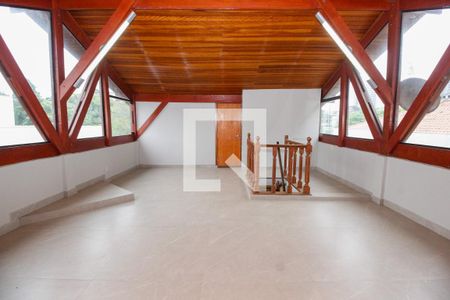 Casa para alugar com 440m², 5 quartos e 8 vagasSótão