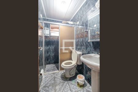 Banheiro de casa à venda com 3 quartos, 194m² em Medianeira, Porto Alegre