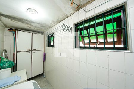 Casa à venda com 140m², 3 quartos e 2 vagasÁrea de Serviço