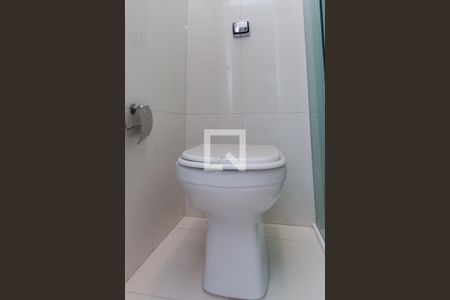 Casa à venda com 100m², 3 quartos e 3 vagas Casa à venda com 100m², 3 quartos e 3 vagasBanheiro da Suíte 2