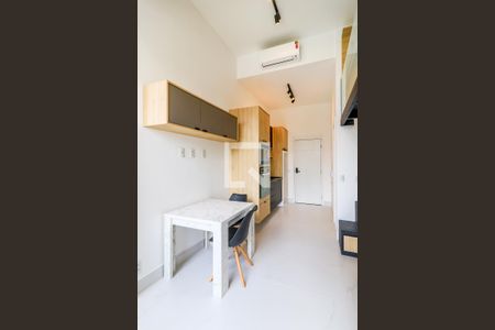 Sala/Quarto de kitnet/studio à venda com 1 quarto, 27m² em Jardim das Acacias, São Paulo