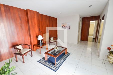 Apartamento para alugar com 75m², 2 quartos e 1 vagaHall