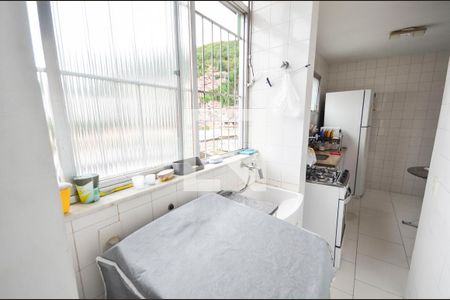 Apartamento para alugar com 75m², 2 quartos e 1 vagaÁrea de Serviço