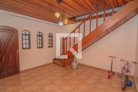 Casa à venda com 220m², 4 quartos e 3 vagas Casa à venda com 220m², 4 quartos e 3 vagassala