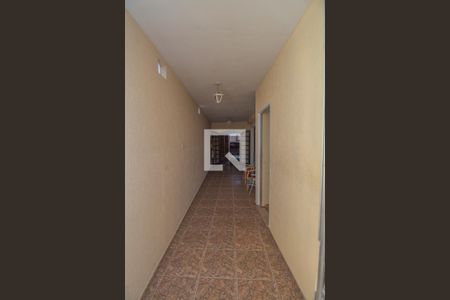 Casa à venda com 220m², 4 quartos e 3 vagas Casa à venda com 220m², 4 quartos e 3 vagasCorredor