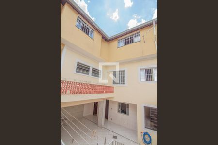 Casa à venda com 220m², 4 quartos e 3 vagas Casa à venda com 220m², 4 quartos e 3 vagasFachada