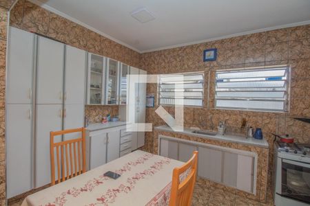 Casa à venda com 220m², 4 quartos e 3 vagas Casa à venda com 220m², 4 quartos e 3 vagasCozinha