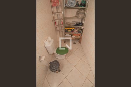 Casa à venda com 220m², 4 quartos e 3 vagas Casa à venda com 220m², 4 quartos e 3 vagasBanheiro de Área de Serviço