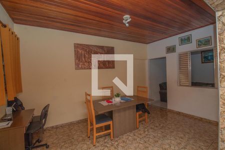 Casa à venda com 220m², 4 quartos e 3 vagas Casa à venda com 220m², 4 quartos e 3 vagasCozinha