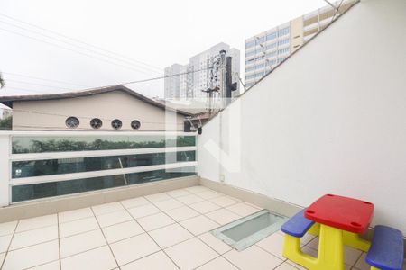 Casa à venda com 250m², 3 quartos e 3 vagasVaranda Quarto 1