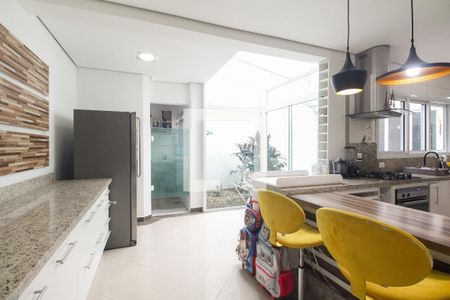 Casa à venda com 250m², 3 quartos e 3 vagasCozinha 