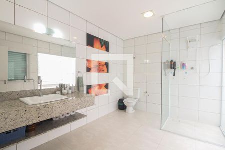 Casa à venda com 250m², 3 quartos e 3 vagasBanheiro Suíte 