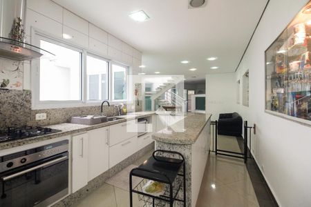 Casa à venda com 250m², 3 quartos e 3 vagasCozinha 