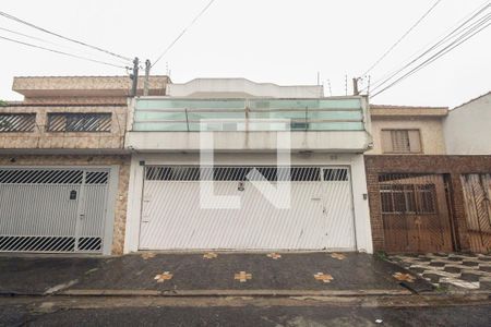 Casa à venda com 250m², 3 quartos e 3 vagasFachada 