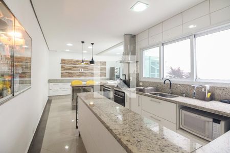 Casa à venda com 250m², 3 quartos e 3 vagasCozinha 