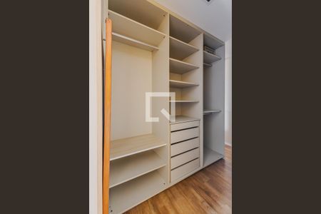 Apartamento para alugar com 85m², 1 quarto e 2 vagasCloset da suíte