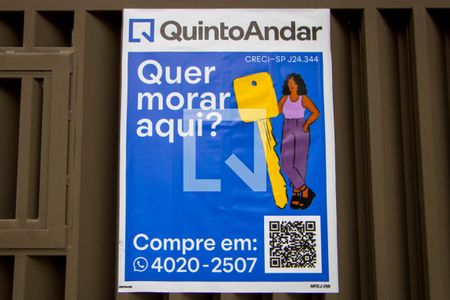 Casa à venda com 125m², 3 quartos e 2 vagasPlaquinha instalada na fachada