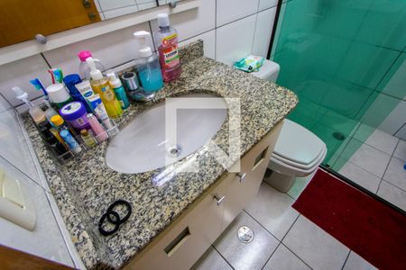 Casa à venda com 125m², 3 quartos e 2 vagasBanheiro social