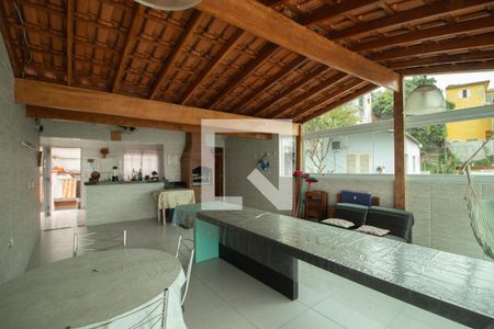 Casa à venda com 359m², 4 quartos e 2 vagasChurrasqueira