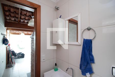 Casa à venda com 359m², 4 quartos e 2 vagasBanheiro 3