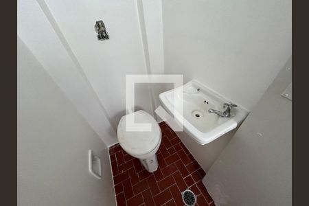 Apartamento à venda com 61m², 2 quartos e sem vaga Apartamento à venda com 61m², 2 quartos e sem vagaBanheiro de Serviço