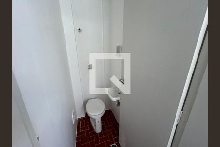Apartamento à venda com 61m², 2 quartos e sem vaga Apartamento à venda com 61m², 2 quartos e sem vagaBanheiro de Serviço
