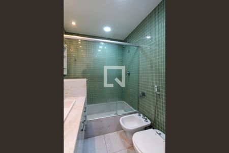 Apartamento para alugar com 174m², 3 quartos e 2 vagasBanheiro Quarto 2 suíte