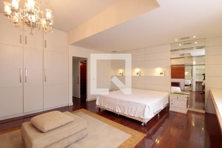 Apartamento para alugar com 174m², 3 quartos e 2 vagasQuarto 2 suíte